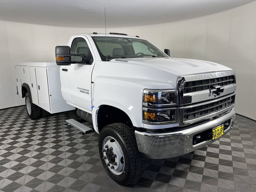 2024 Chevrolet Silverado 5500HD Work Truck photo 3
