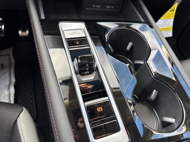 2025 Volkswagen Atlas Peak Edition SE photo 18