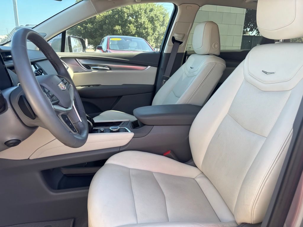 2025 Cadillac XT5 Premium Luxury photo 4
