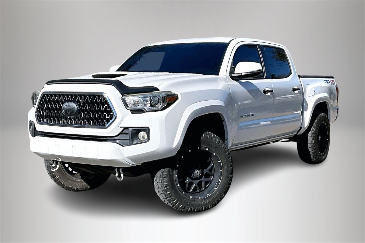 2018 Toyota Tacoma TRD Sport's photo