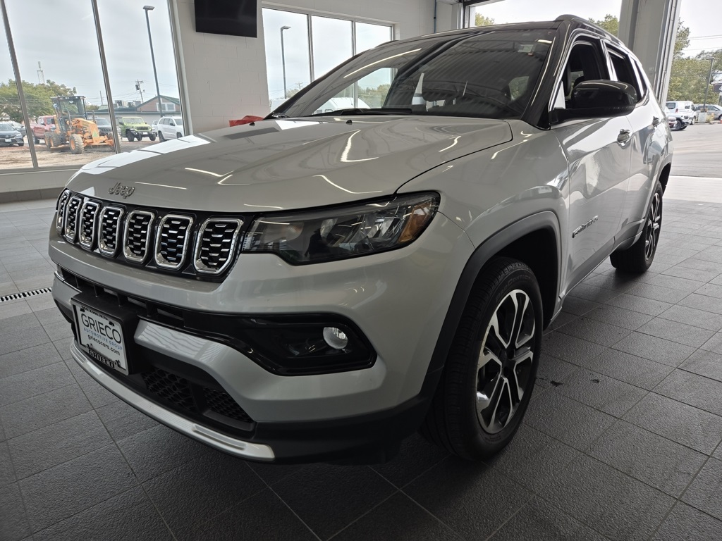 2024 Jeep Compass Limited photo 3