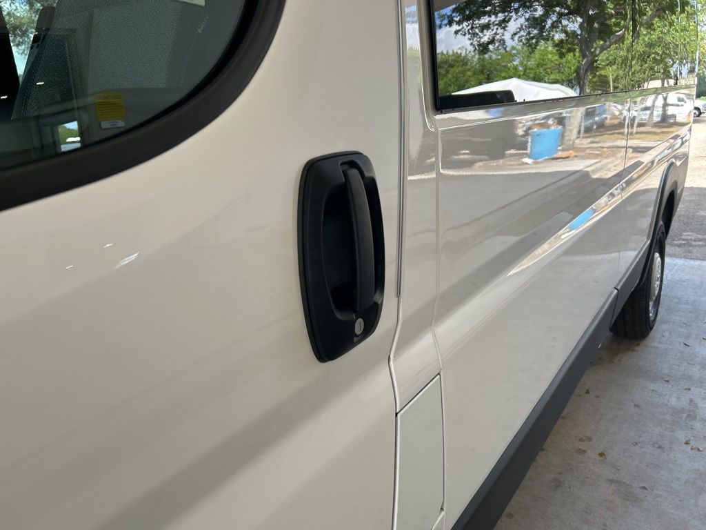 2023 Ram ProMaster 3500 Window Van photo 6