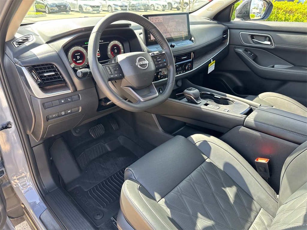 2025 Nissan Rogue Platinum photo 16