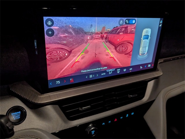 2025 Ford Explorer photo 16