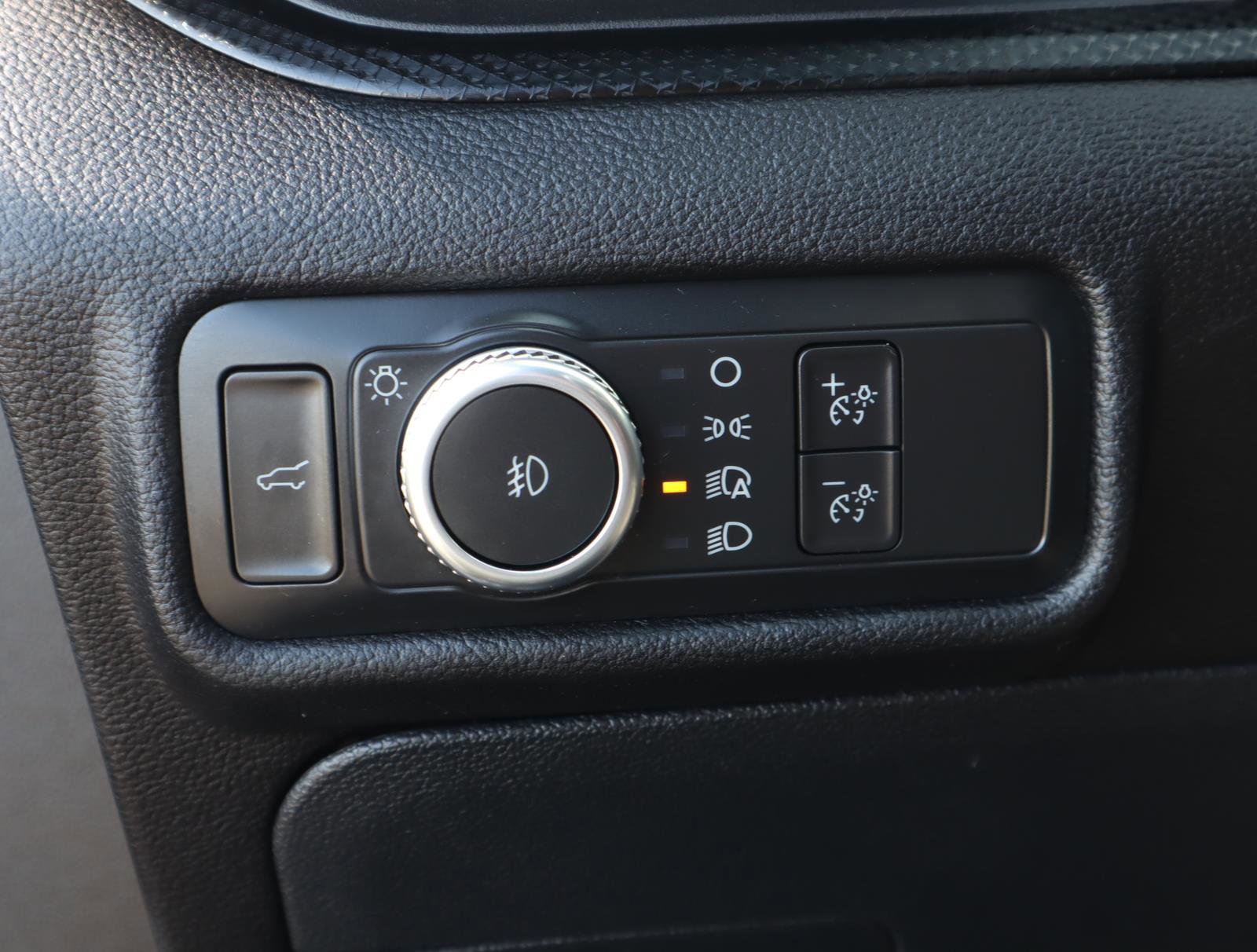 2021 Ford Explorer ST photo 14