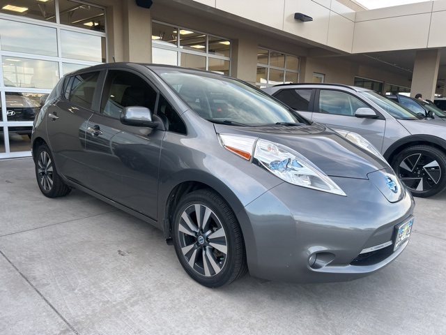 2014 Nissan Leaf SL photo 2
