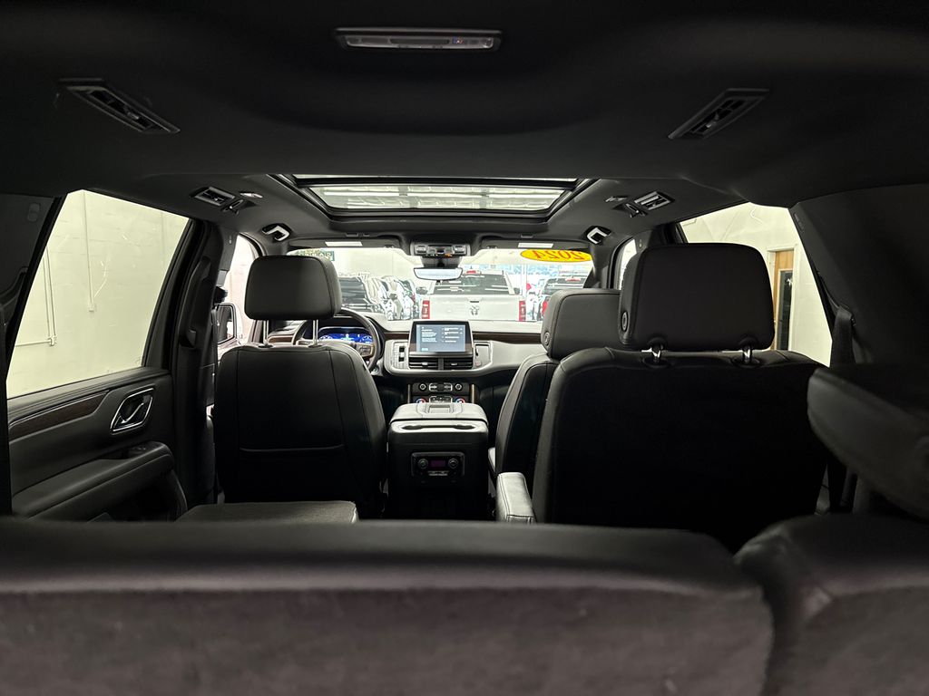 2024 Chevrolet Suburban High Country photo 6