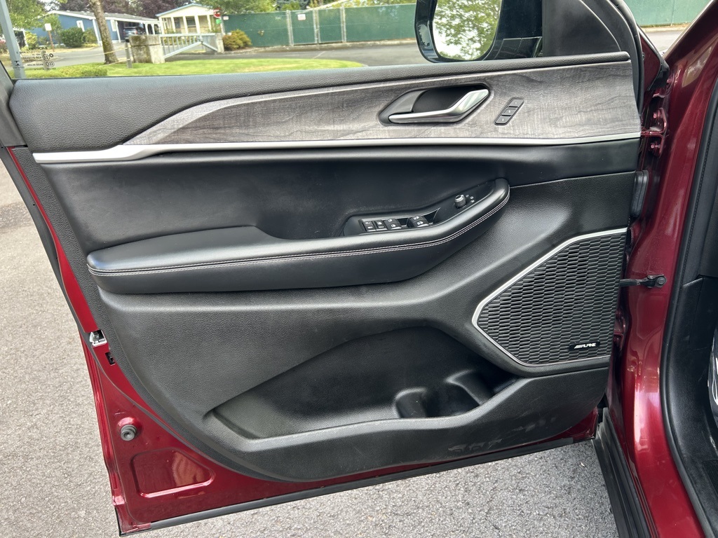 2022 Jeep Grand Cherokee Limited photo 9