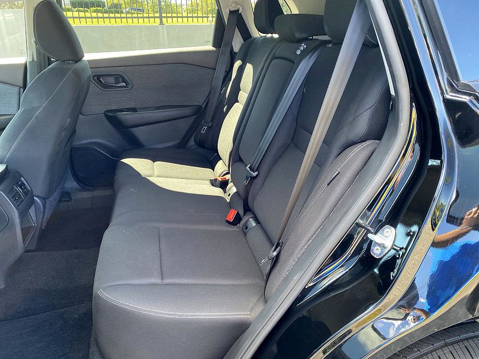 2023 Nissan Rogue S photo 13