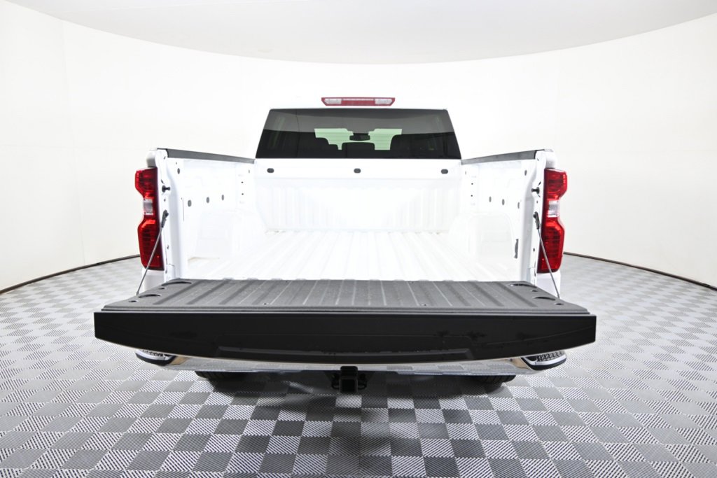 2025 Chevrolet Silverado 1500 LT photo 4