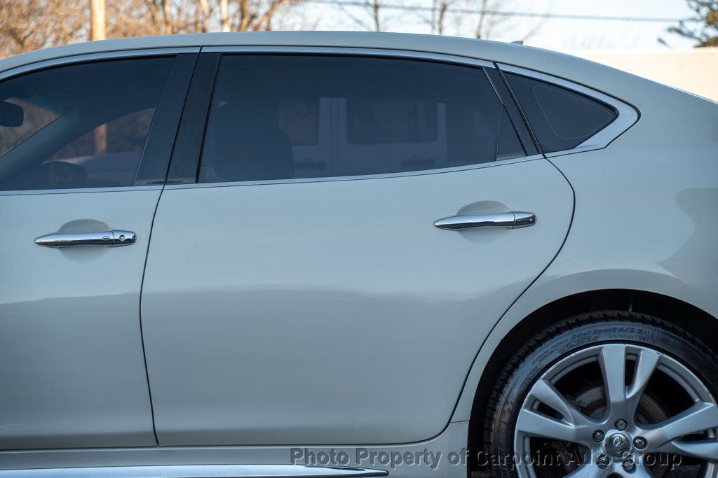 2015 Infiniti Q70L 3.7 AWD photo 4