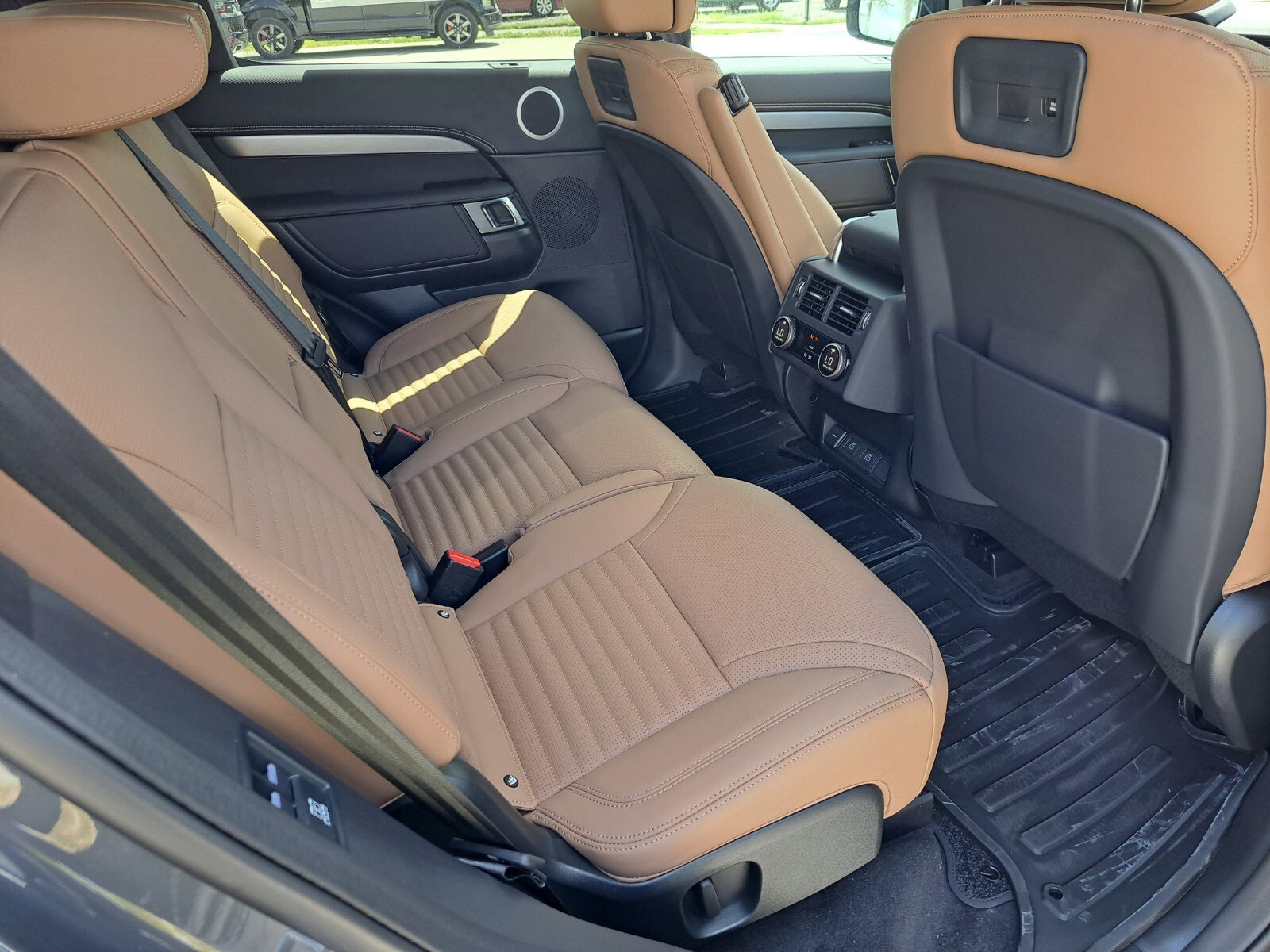 2025 Land Rover Discovery SE photo 4