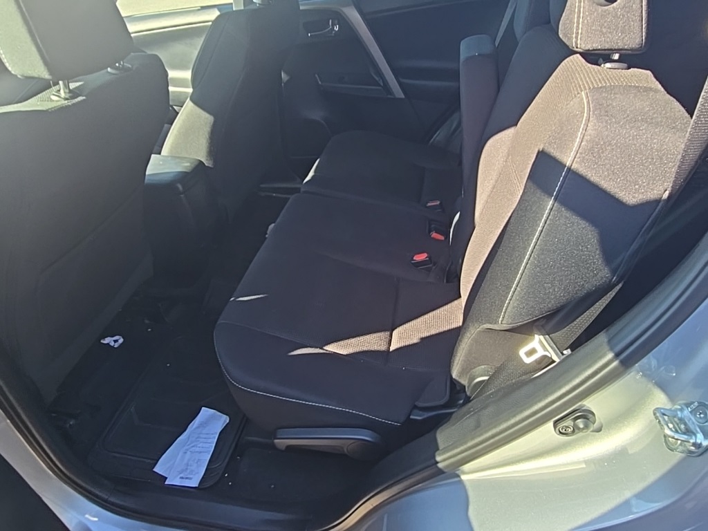 2017 Toyota RAV4 XLE photo 9