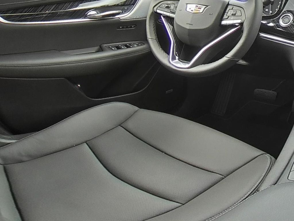 2025 Cadillac XT6 Premium Luxury photo 11