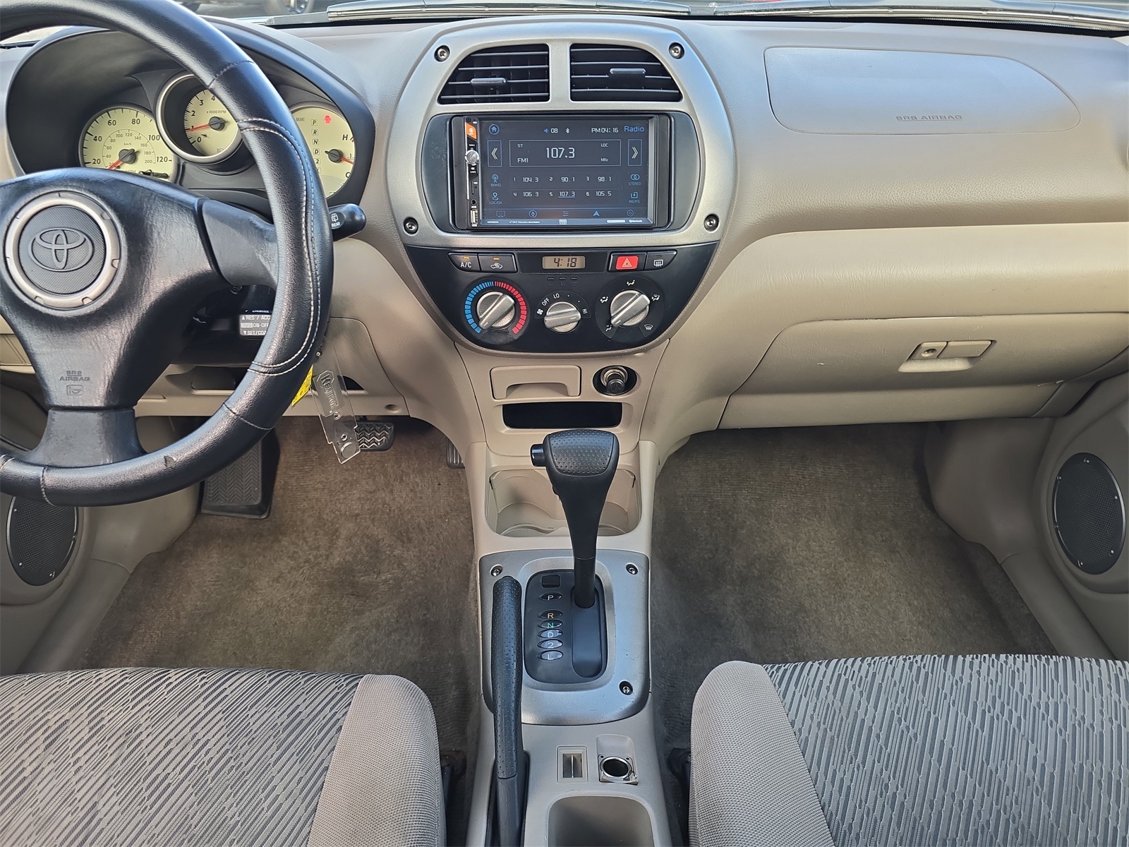 2002 Toyota RAV4 Base photo 11