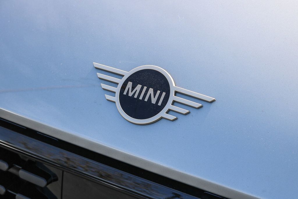 2025 Mini Cooper Signature photo 5