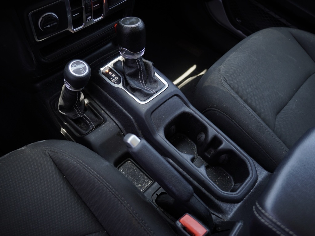 2023 Jeep Wrangler Sahara photo 18