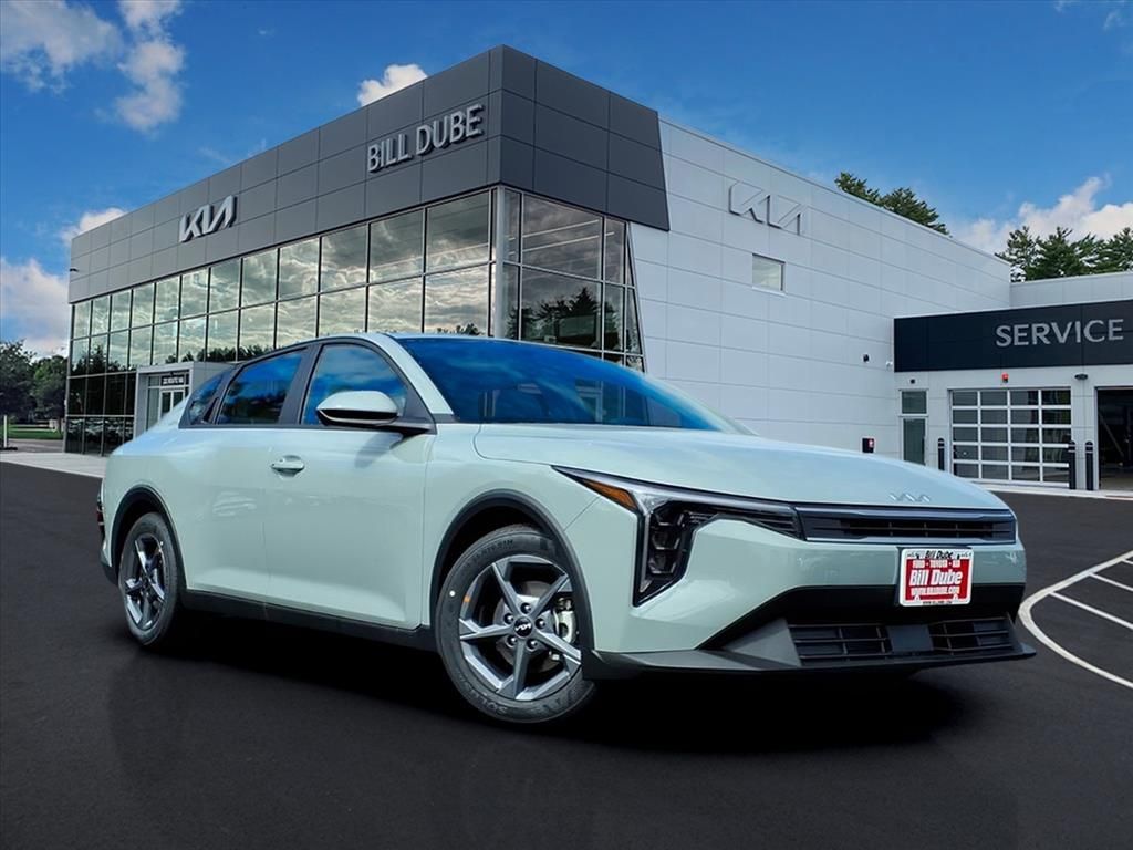 2025 Kia K4 LXS's photo