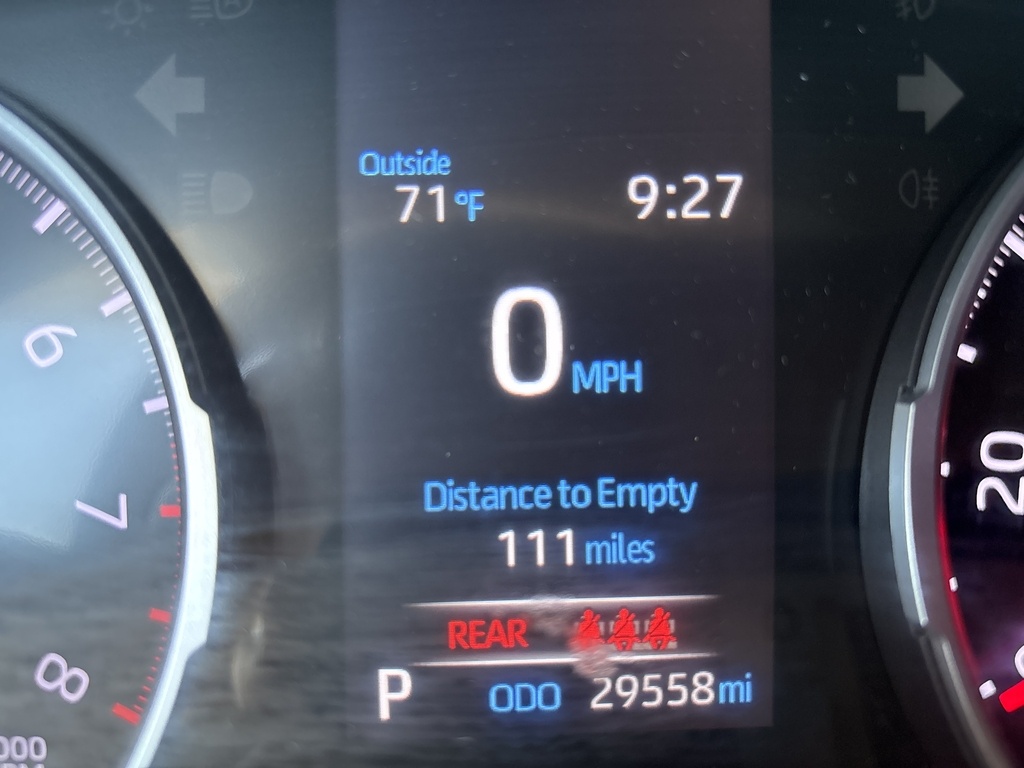2022 Toyota RAV4 LE photo 26