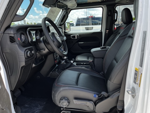 2025 Jeep Wrangler Rubicon photo 14
