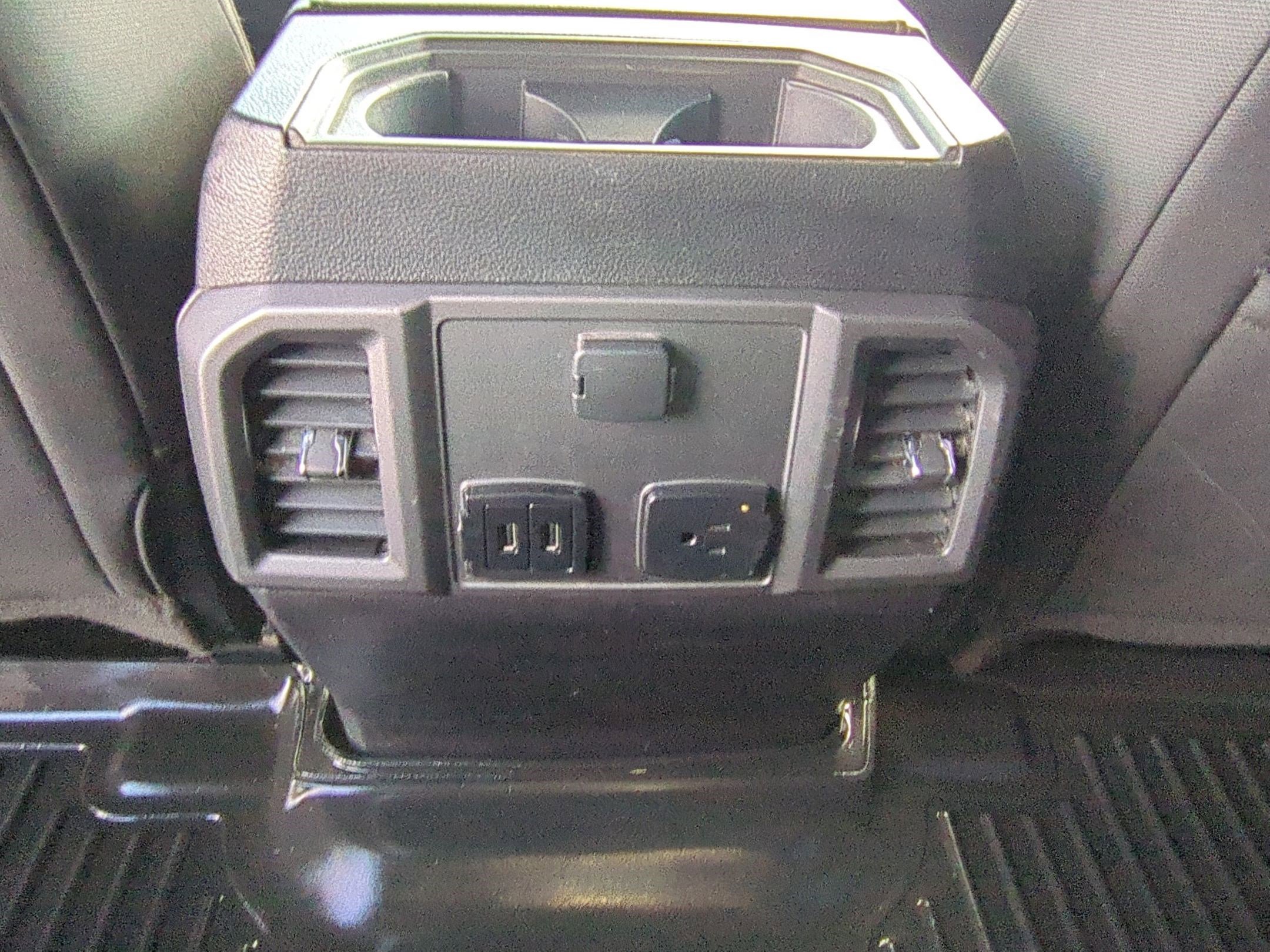 2017 Ford F-150 XLT photo 23