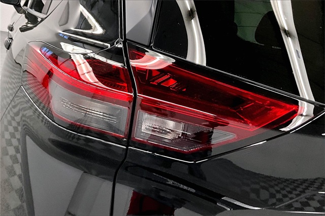 2025 Nissan Rogue SV photo 16