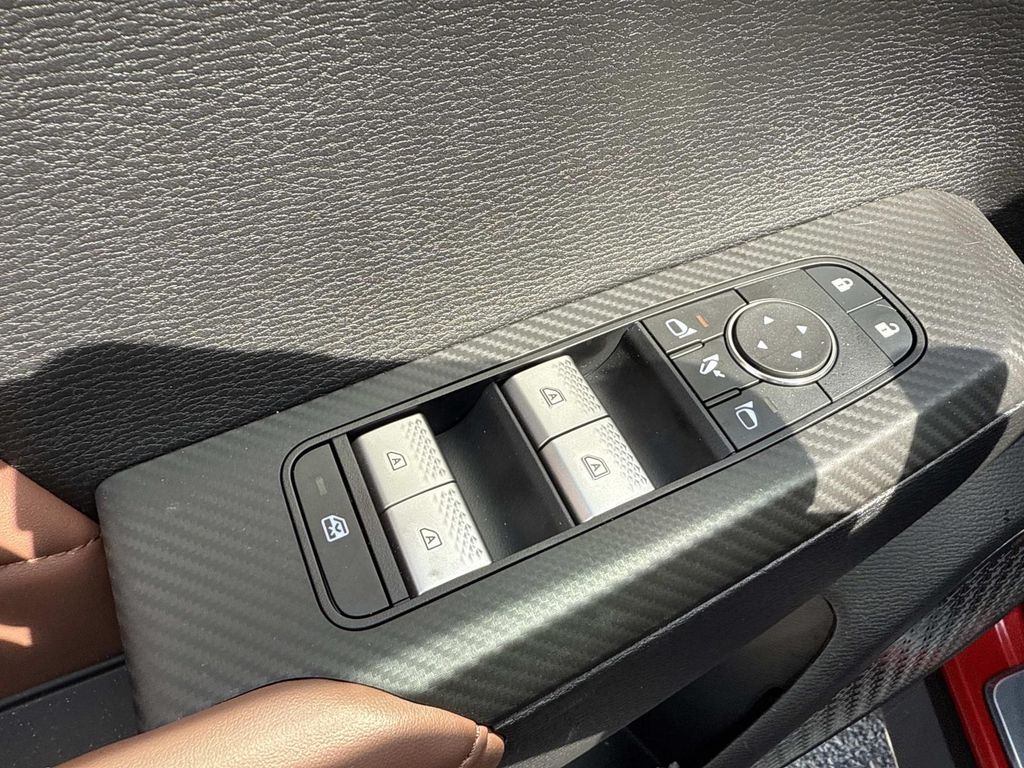 2025 Mitsubishi Outlander SEL photo 18