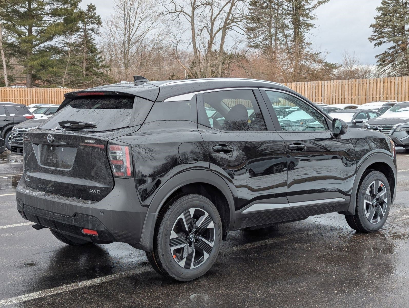 2025 Nissan Kicks SV photo 2