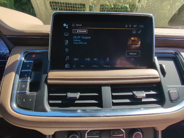 2024 Chevrolet Suburban Premier photo 22