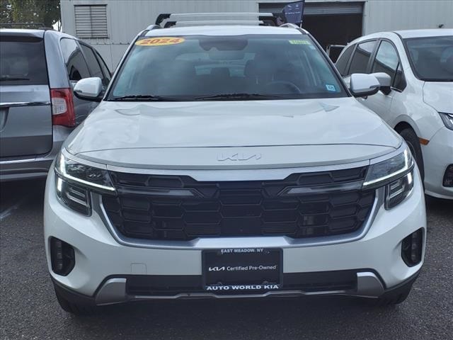 2024 Kia Seltos SX photo 2