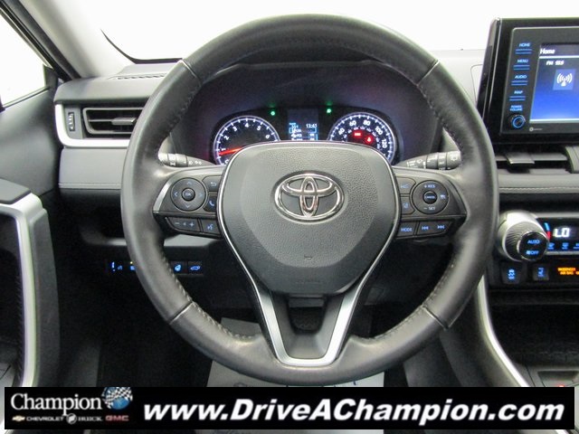 2021 Toyota RAV4 XLE photo 25