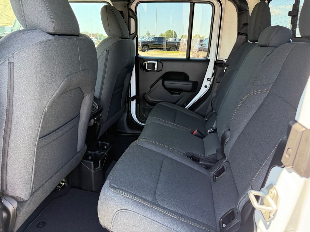 2025 Jeep Gladiator Sport S photo 22