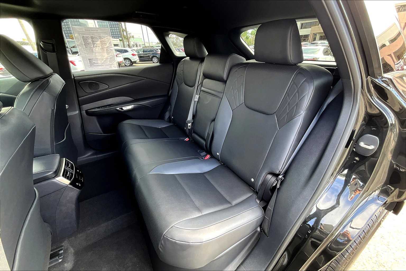 2025 Lexus RX 350 photo 17