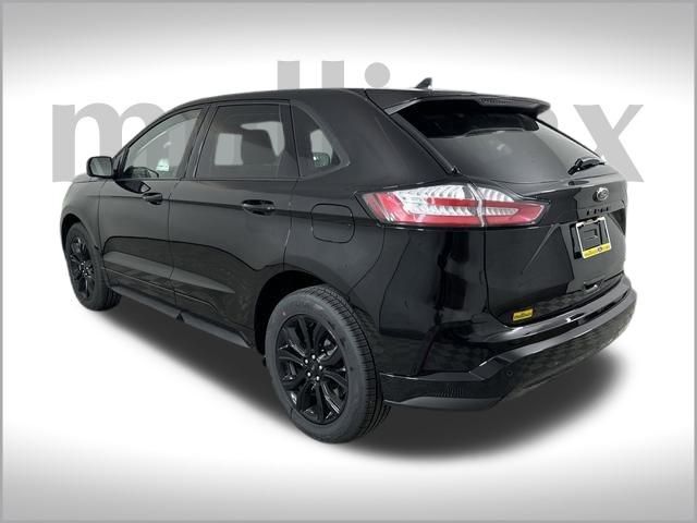 2024 Ford Edge SE photo 3