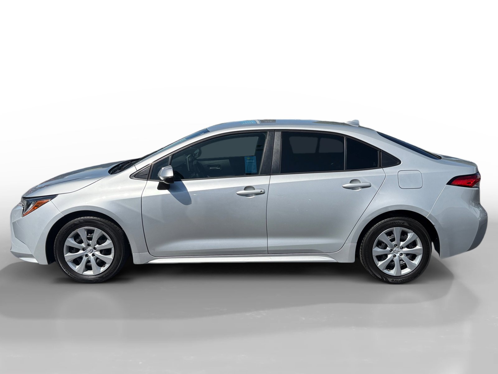 2020 Toyota Corolla LE photo 2