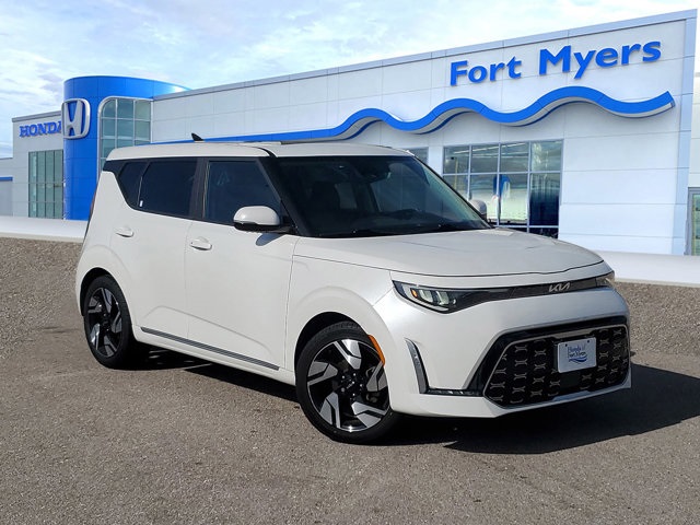 2023 Kia Soul GT-Line's photo