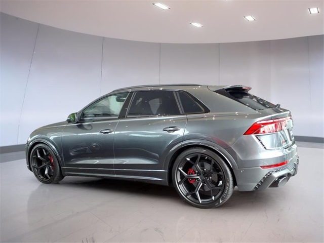 2026 Audi RS Q8 photo 3