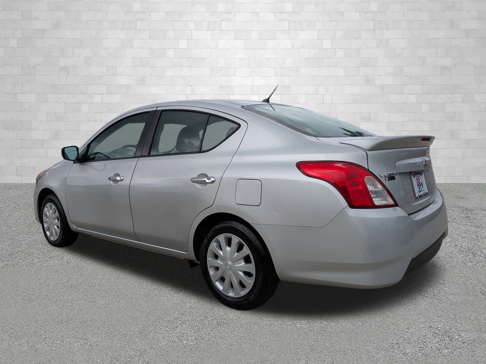 2019 Nissan Versa S photo 4