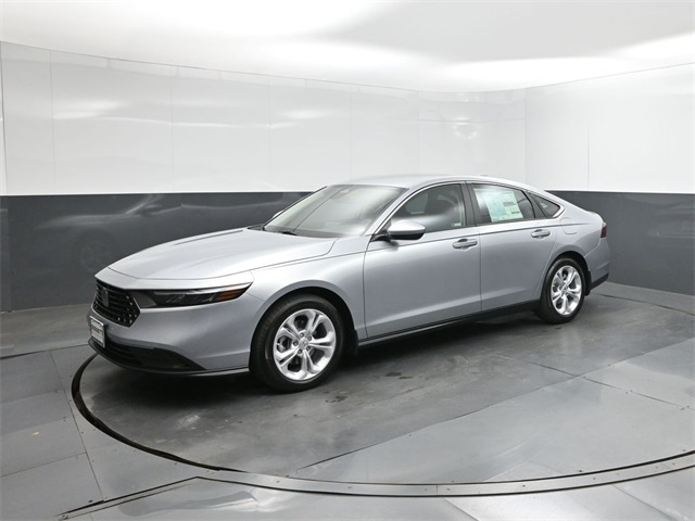 2025 Honda Accord LX's photo