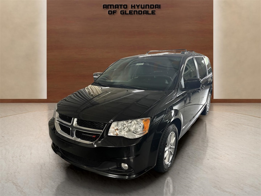 Used 2019 Dodge Grand Caravan SXT with VIN 2C4RDGCG2KR695202 for sale in Glendale, WI