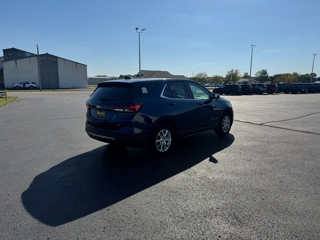 2022 Chevrolet Equinox LT photo 3