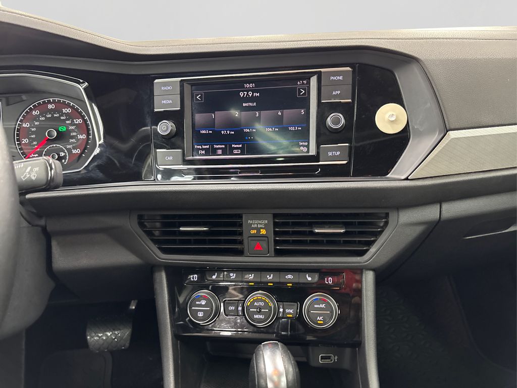 2019 Volkswagen Jetta R-Line photo 17