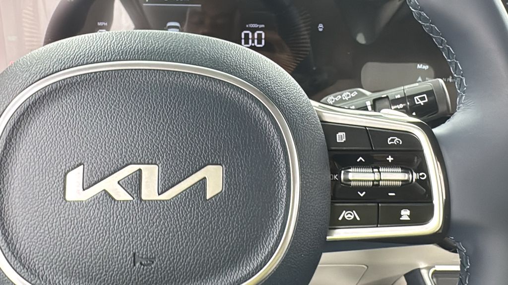 2026 Kia Carnival EX photo 23