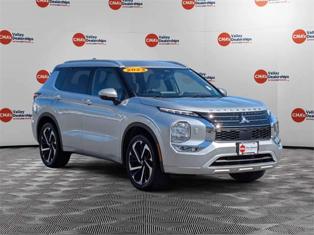 2023 Mitsubishi Outlander SEL photo 3