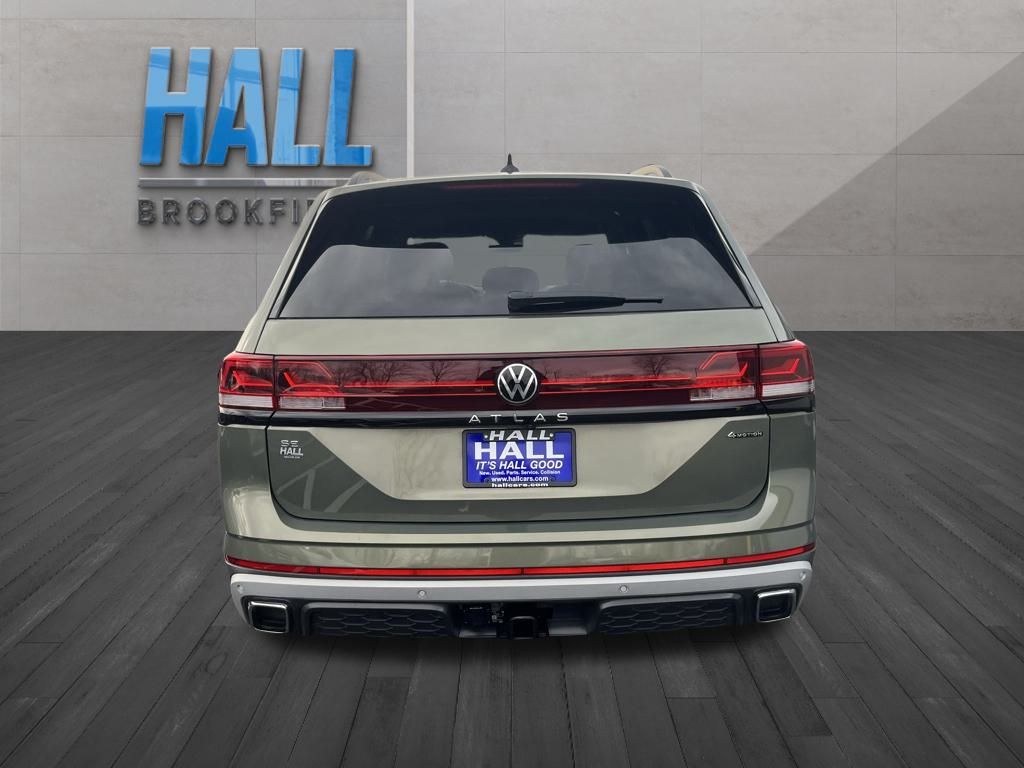2025 Volkswagen Atlas Peak Edition SE photo 3