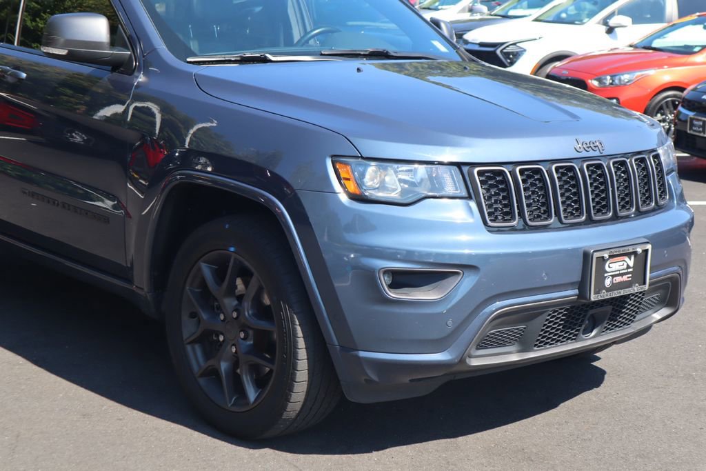 2021 Jeep Grand Cherokee Anniversary Edition photo 2