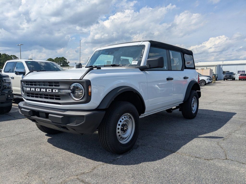 2025 Ford Bronco Base photo 7