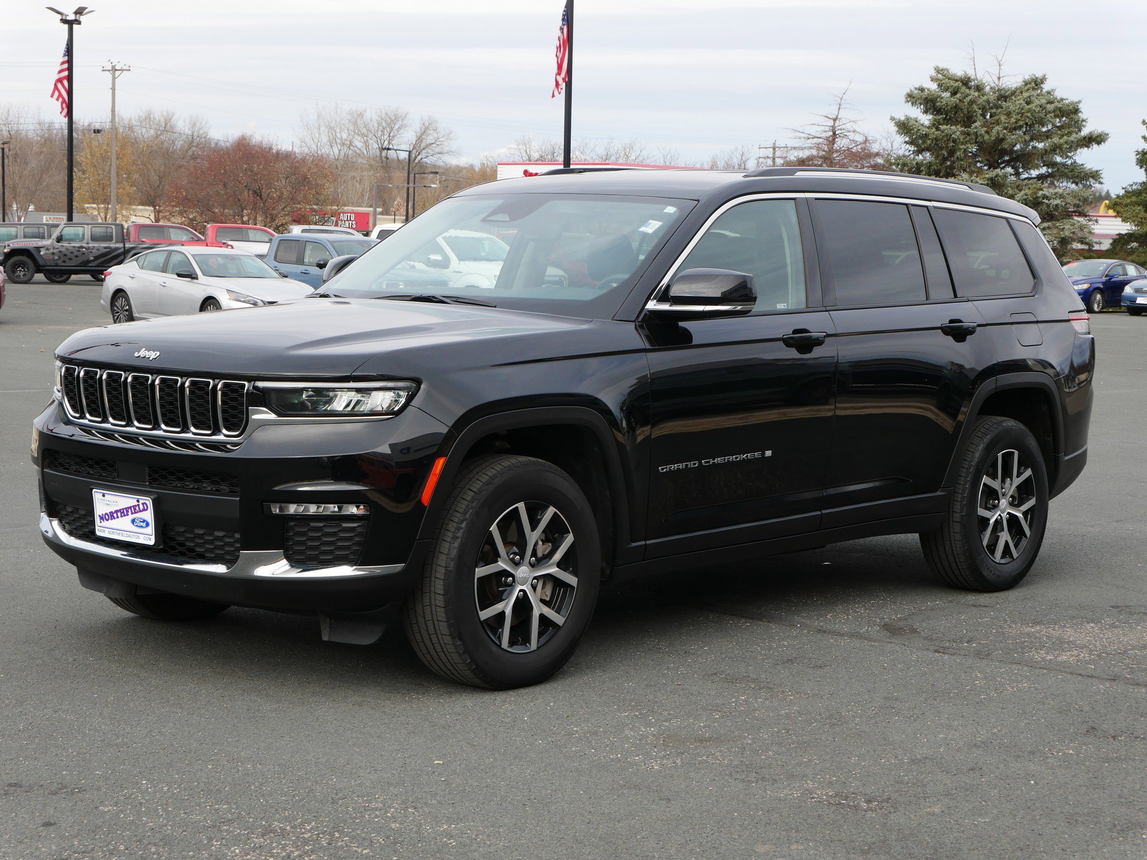 2023 Jeep Grand Cherokee Limited photo 4