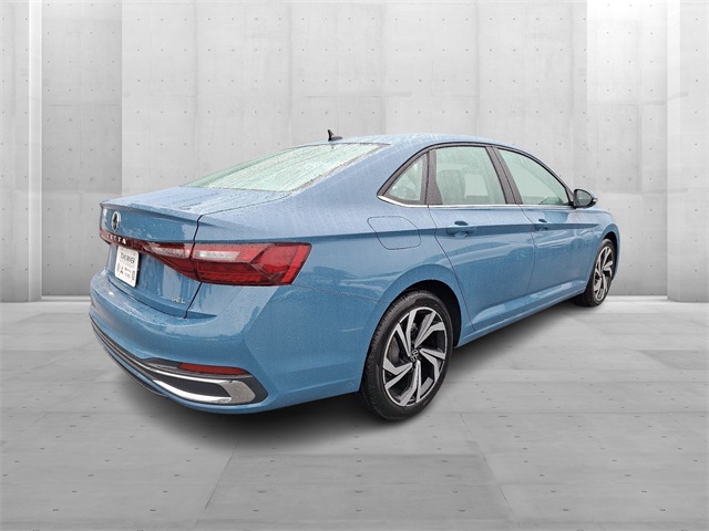 2025 Volkswagen Jetta 1.5T SEL photo 4