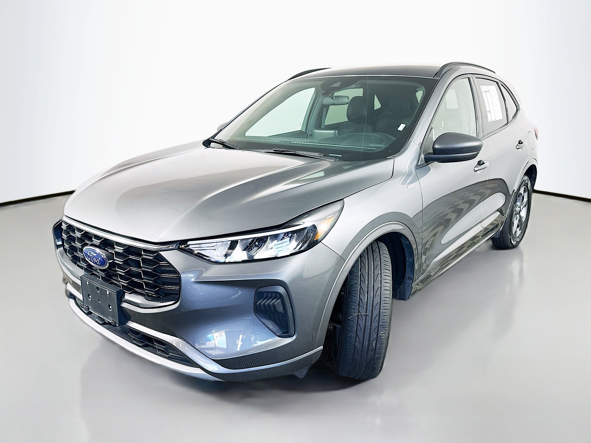 2023 Ford Escape ST-Line photo 2